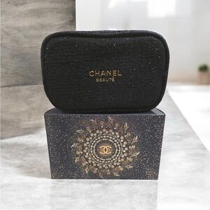CHANEL Beauté Sparkling Blue Cosmetic Case
